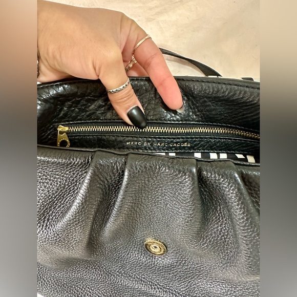 Marc by Marc Jacob’s Black Leather Pebbled Crossbody Adjustable Shoulder Bag - Picture 9 of 12